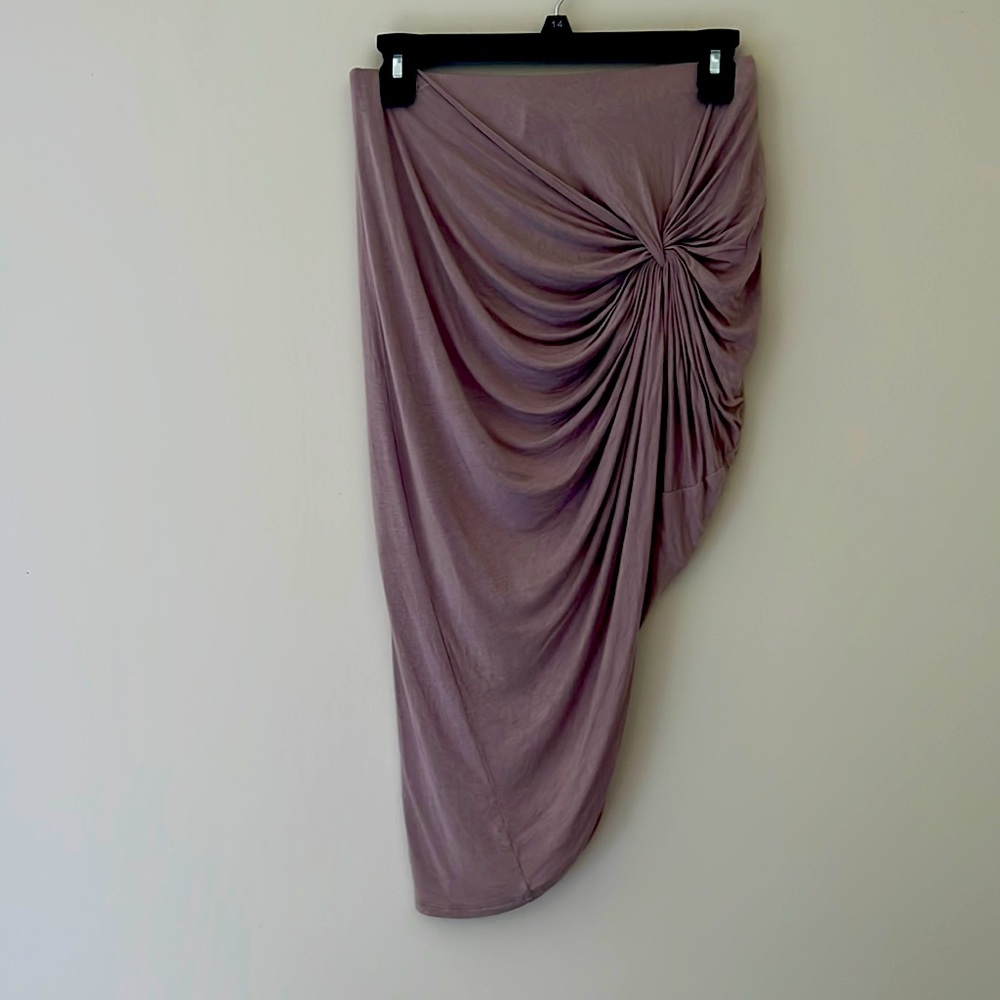 Knot skirt